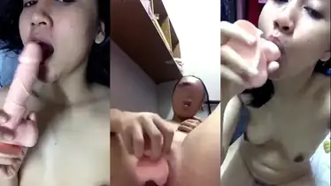 Bokep Jilbab Wawa Colok Memek Pakai Dildo Hot Viral